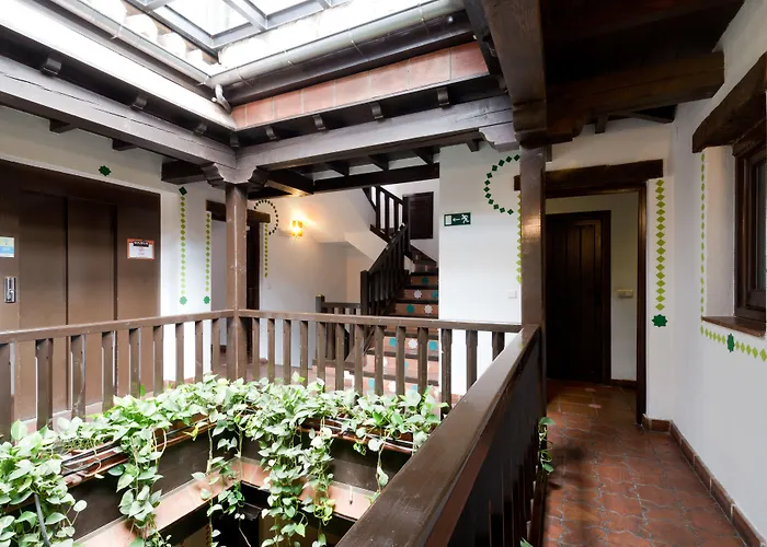 Oasis Backpackers' GranadaHostel